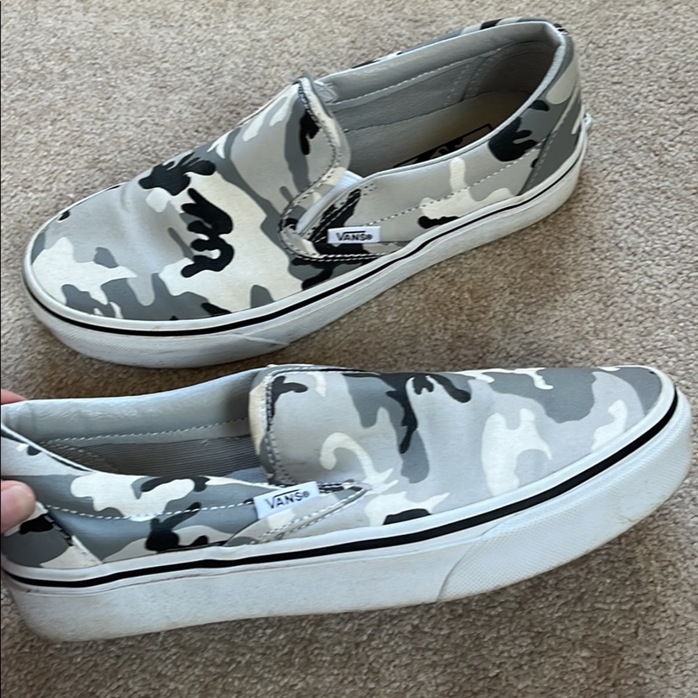 Camouflage vans slip on size 7